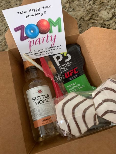 Zoom Party Ideas, General Gift Ideas, Work Holiday Party, Office Holiday Party, Holiday Party Games, Virtual Party, Peppa Pig Birthday, Work Party, Party In A Box