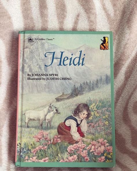 Heidi Book Cover, Books With Cute Covers, Heidi Aesthetic, Child Books Illustration, House With Books, Heidi Johanna Spyri, Heidi Book, Born Book, Heidi Cartoon