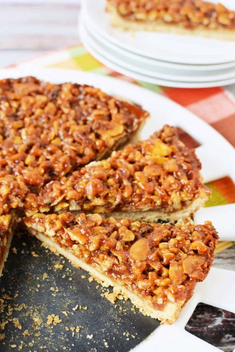 Caramel Nut Tart Recipe Nut Tart, Dessert For Thanksgiving, Thanksgiving Desserts Easy, Pecan Pie Recipe, Tart Recipe, Macadamia Nut, Christmas Dessert, Thanksgiving Desserts, Cashew Nut