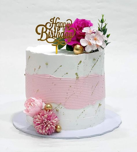 Simple Elegant Cakes, Comunion Cake, Cakes Design, Simple Cake Designs, Cake Decorating Piping, Cake Decorating Frosting, Simple Cake, Themed Desserts, Cakes For Women