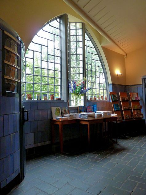 The Amsterdam School - Post Office Interior by Amsterdam Today, via Flickr Amsterdam Architecture Modern, Amsterdam School Interior, Anne Frank Museum Amsterdam, Art Deco Houses, Rijksmuseum Library Amsterdam, Amsterdam School, House Shed, Sacred Architecture, Westerkerk Amsterdam