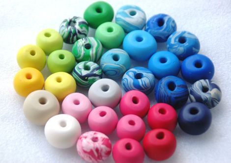 Bead Bounty Diy Polymer Beads, Clay Beads Earring Ideas, Polymer Beads Diy, Fimo Beads Diy, Homemade Clay Beads, How To Make Polymer Clay Beads, Polymer Clay Beads Tutorial, How To Make Clay Beads, Diy Polymer Clay Beads