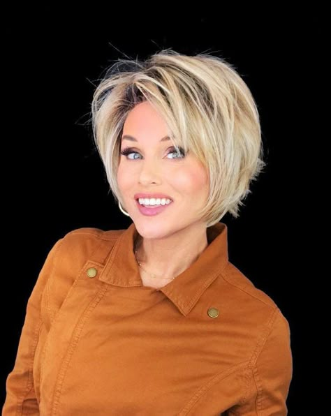 Raquel Welch Wigs, Cute Hairstyles For School, Messy Short Hair, Layered Bob Hairstyles, Short Layered Haircuts, Raquel Welch, Short Bob Haircuts, Short Hair Haircuts, Short Hair With Layers