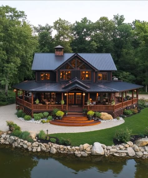 Mansion In The Woods, Log House Plans, Farmhouse Property, Dream House Floor Plans, Barndominium Houses, Beautiful House Ideas, Lodge Style Home, Alaska Cabin, Small Home Plans