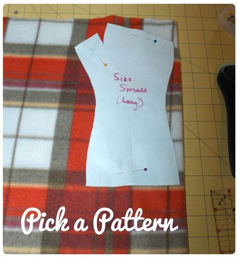 Gloves Pattern Sewing, Fleece Sewing Projects, Fingerless Mittens Pattern, Gloves Diy, Fleece Crafts, Sewing Fleece, Loom Knitting Patterns, Gloves Pattern, Cut It Out