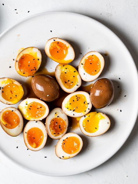 Tamago Egg Recipe, Recipes Using Duck Eggs, Ramen Eggs, Soy Sauce Eggs, Soy Sauce Marinade, Soy Eggs, Ramen Egg, Cured Egg, Japanese Egg