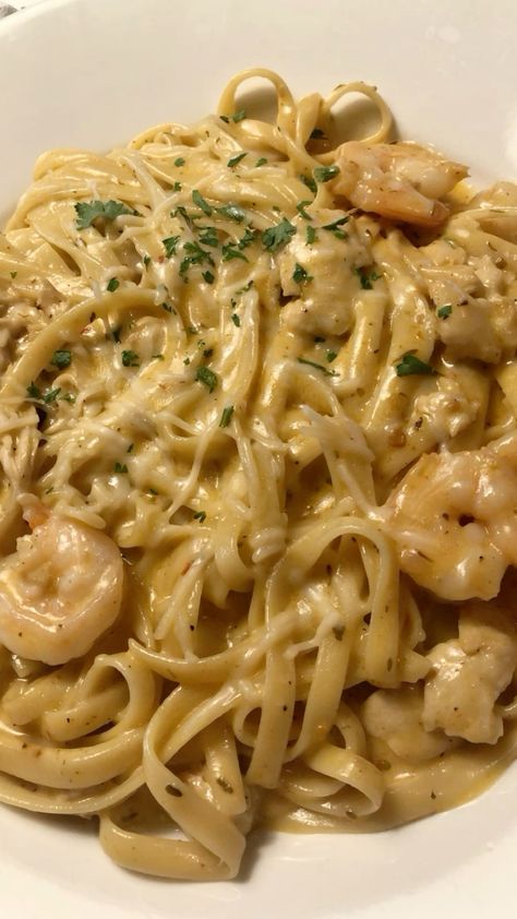 Shrimp Alfredo, Grilled Shrimp Recipes, Pasta Sauce Recipes, Shrimp Salad, Shrimp Pasta, Soft Life, Shrimp Recipes, Alfredo, Chicken Recipes