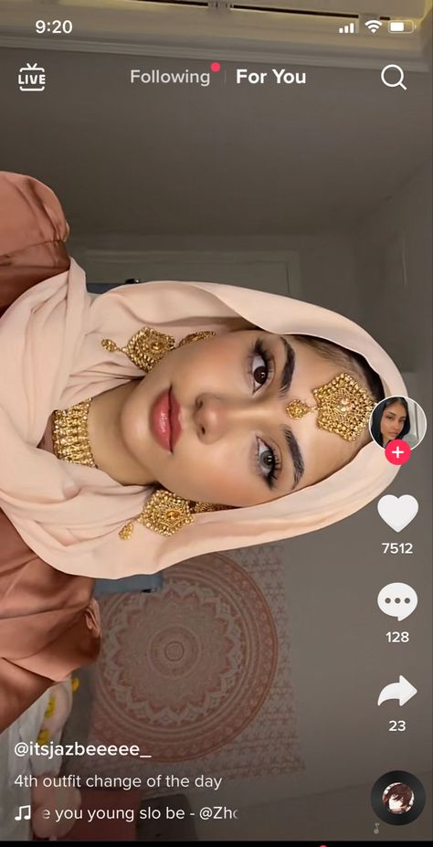 Hijabi Lehenga Outfit, Hijab With Choker Necklace, Desi Clothes With Hijab, Desi Makeup Looks Simple, Indian Hijabi Girl, Pakistani Hijabi Girl, Hijabi Lehenga, Hijabi Desi Outfit, Hijab With Jewellery