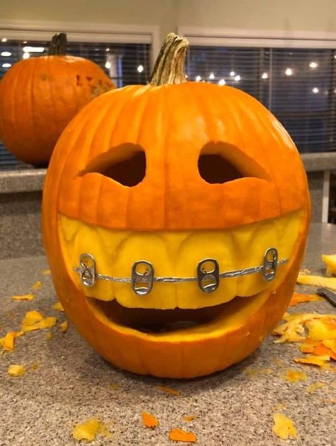 Pumpkin With Braces, Halloween Pumpkins Carvings Designs, Funny Pumpkin Carvings, Halloween Pumpkin Crafts, Creative Pumpkin Painting, Cute Pumpkin Carving, Halloween Pumpkin Carving Stencils, Pumkin Carving, Creative Pumpkin Carving