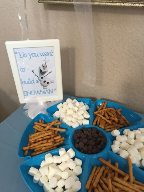 Elsa Food Ideas Disney Frozen Birthday, Frozen Themed Dinner Ideas, Marshmallow Olaf Build A Snowman, Cheap Frozen Birthday Party, Frozen Themed Snacks For Kids, Frozen Party Treats Ideas, Elsa Birthday Food, Frozen Birthday Party For Boys, Elsa Themed Birthday Party Food Ideas