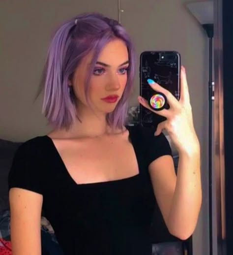 Lilac Hair Short, Short Purple Hair With Bangs, Hair Dye Inspo Short Hair, Purple Hair Bob, Purple Short Hair, Short Purple Hair, Purple Bob, Short Dyed Hair, Hairstyle Girl