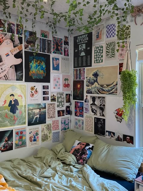 80s Room Aesthetic, Redecorate Bedroom, Cute Bedroom Decor, Aesthetic Rooms, Pretty Room, Room Design Bedroom, Dream Room Inspiration, Room Makeover Bedroom, Room Makeover Inspiration