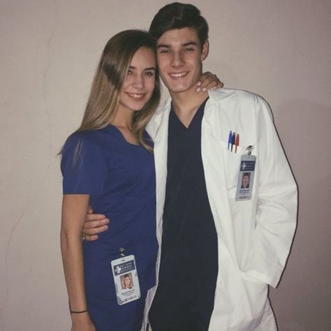 Greys Anatomy Halloween Costumes, Greys Anatomy Costumes, Doctor Halloween Costume, Doctor Halloween, Halloween Costumes Ideas, Doctor Costume, Halloween Coustumes, Holloween Costume, Cute Couple Halloween Costumes