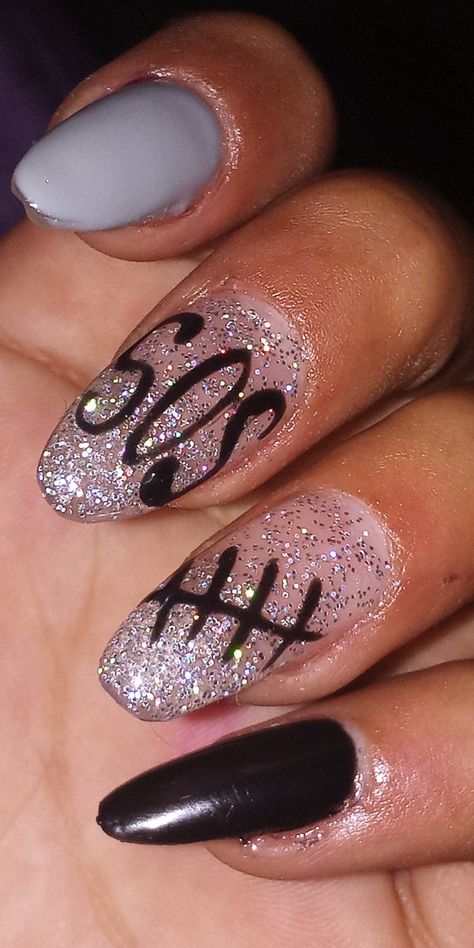 5sos Nails Designs, 5sos Inspired Nails, 5sos Nails, 5sos Concert, Concert Fit, Nail Inspiration, Cute Acrylic Nails, Fit Inspo, Almond Nails