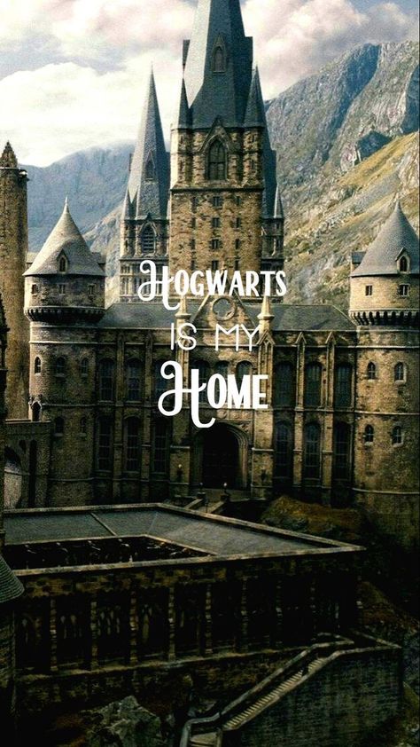 Hogwarts Is My Home, Harry Potter Fanları, Movies Wallpaper, Citate Harry Potter, Glume Harry Potter, Harry Potter Background, Harry Potter Memes Hilarious, Buku Harry Potter, Images Harry Potter