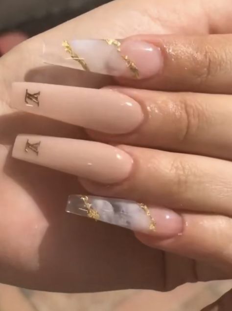 Lv Nails Louis Vuitton, Louis Vuitton Nails, Gold Nails, Nail Ideas, Nail Inspo, Nail Designs, Louis Vuitton, Bar, Nails