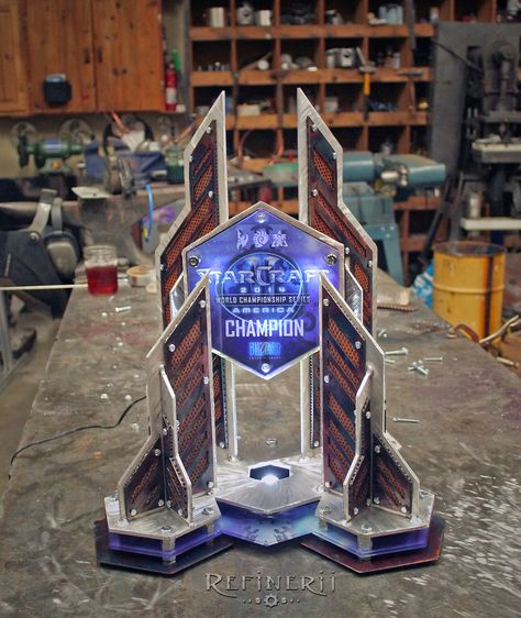 Pylon Signage, Design Stage, Wayfinding Signage Design, Acrylic Trophy, Award Ideas, Custom Trophies, Window Display Design, Stage Set Design, Trophy Design