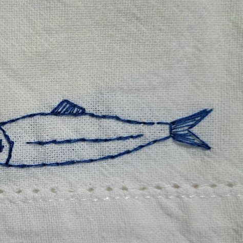 charlotte's fish; hanneke's finch; maria's howl star; francois's tomatoes; christine's sun Embroidered Fish Simple, Fish Hand Embroidery, Embroidery Fish, Jean Patchwork, Embroidered Fish, Fish Embroidery, Tinned Fish, Vintage Embroidery Transfers, Sea Style