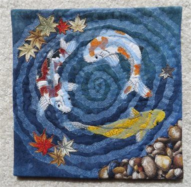 Such a Beautiful quilt... Love it♥ Embroidery Fish, Asian Quilts, Quilt Pattern Book, Art In The Park, Fish Quilt, Improv Quilting, Koi Art, Textiles Artwork, Japanese Quilts