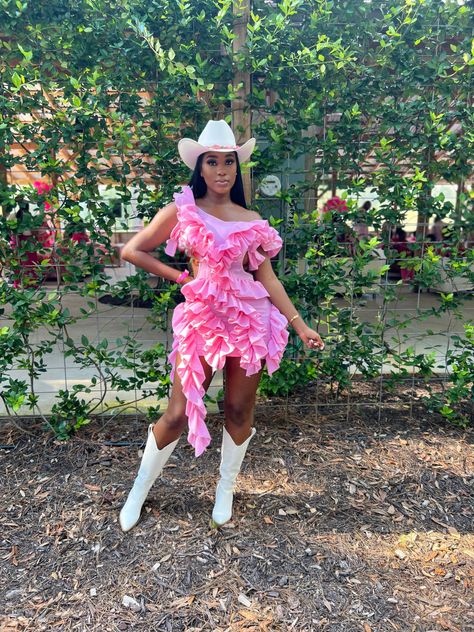 Dress And Cowgirl Boots, Cowgirl Boots For Women, Barbie Cowgirl, White Cowgirl Boots, Cowboy Boots For Women, Cowgirl Boots Outfit, Pink Cowboy Boots, Black Boots Outfit, Pink Cowboy