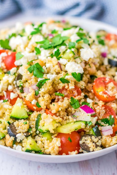 Nursing Recipes, Quinoa Salad Feta, Quinoa Salad Recipes Cold, Greek Quinoa, Greek Quinoa Salad, Quinoa Salad Recipe, Mediterranean Quinoa Salad, Greek Salad Recipes, Mediterranean Salad