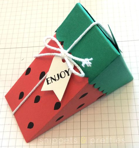 Sewing Box Ideas, Party Watermelon, Watermelon Diy, Watermelon Gift, Watermelon Crafts, Yalda Night, Pie Box, Sewing Quotes, Strawberry Art