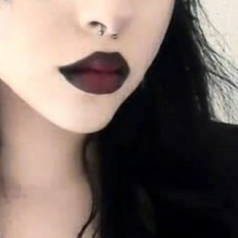 Emo Makeup Lips, Black Upper Lip Makeup, Grunge Lip Combo, Emo Lip Combo, Goth Lip Combo, Light Goth Makeup, Goth Lips, Camila Core, Light Goth