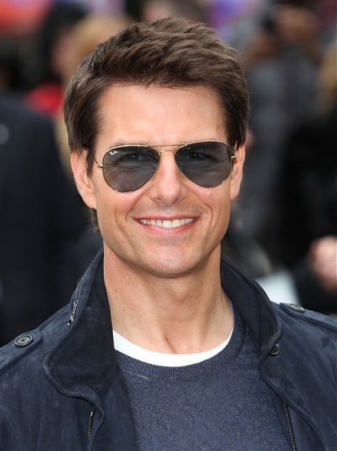 10 Tom Cruise Haircuts That Became Iconic – Cool Men's Hair Tom Cruise Hairstyle, Tom Cruise Hair, Tom Cruise Haircut, Popular Mens Hairstyles, Mens Hairstyles Medium, Mens Hairstyles Thick Hair, Short Hairdos, George Clooney, Mens Hairstyles Short