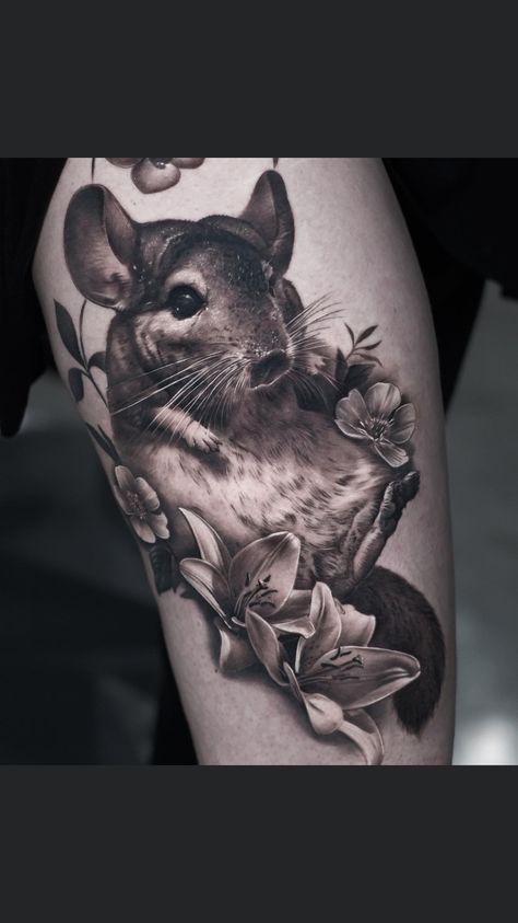 Chinchilla Tattoo, Chinchilla Tattoo Ideas, Rat Tattoo Realistic, Chinchilla Wallpaper, Chinchilla Cute Drawing, Hamster Memorial Tattoo, Chinchilla Pet, Rat Tattoo, Chinchillas