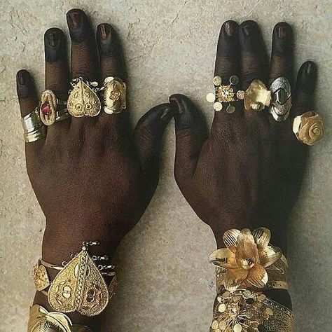 No Ordinary Girl, Rings And Bracelets, Dope Jewelry, Jewelry Lookbook, African Culture, Black Excellence, Mode Inspo, Runway Models, Black Culture