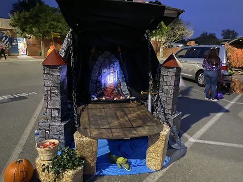 Castle themed Trunk or Treat idea Royal Trunk Or Treat, Castle Theme Trunk Or Treat, Haunted Castle Trunk Or Treat, Midevil Trunk Or Treat Ideas, Medieval Trunk Or Treat Ideas, Castle Themed Trunk Or Treat, Dnd Trunk Or Treat, Fantasy Trunk Or Treat, Fairy Theme Trunk Or Treat