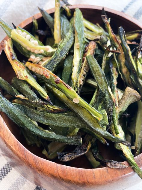 Oven Roasted Okra, Stir Fry Okra, Crispy Okra, Garlic Dipping Sauce, Okra Gumbo, Roasted Okra, Okra Fries, Pav Recipe, Fried Okra