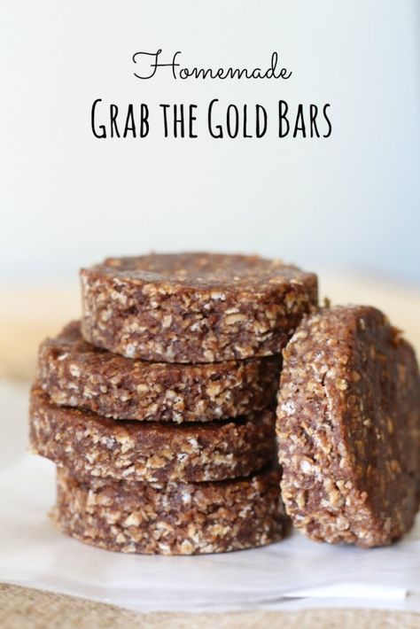 easy to make homemade grab the gold bars are naturally gluten free and much cheaper than the store bought ones! Almond Flour Granola Bars, Homemade Fiber One Bars, Homemade Fiber Bars, Gold Bars Recipe, Fiber Bars Recipe, Fiber Cookies, Flax Meal, Healthy Fiber, Healthy Bars