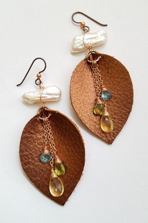 Diy Leather Earrings, Leather Jewelry Diy, Petal Earrings, Earrings Tutorial, Leather Jewellery, Diy Jewelry Inspiration, Handmade Jewelry Bracelets, Handmade Jewelry Necklace, Leather Ideas