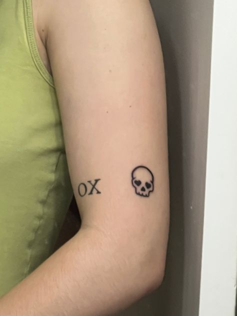 Skull Tiny Tattoo, Skull Small Tattoo Design, Small Cute Skull Tattoos, Small Heart Design Tattoo, Bff Skull Tattoos, Finger Tattoos Skull, Skull In Heart Tattoo, Small Skull Hand Tattoo, Tiny Skull Tattoo Simple