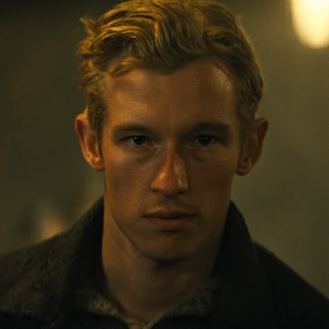 Callum Turner - Joe Rantz Blonde Celebrities Men, Joe Rantz Callum Turner, Callum Turner Boys In The Boat, Blonde Callum Turner, Callum Turner Aesthetic, Callum Turner Blonde, Blond Actors, Joe Rantz, Calum Turner