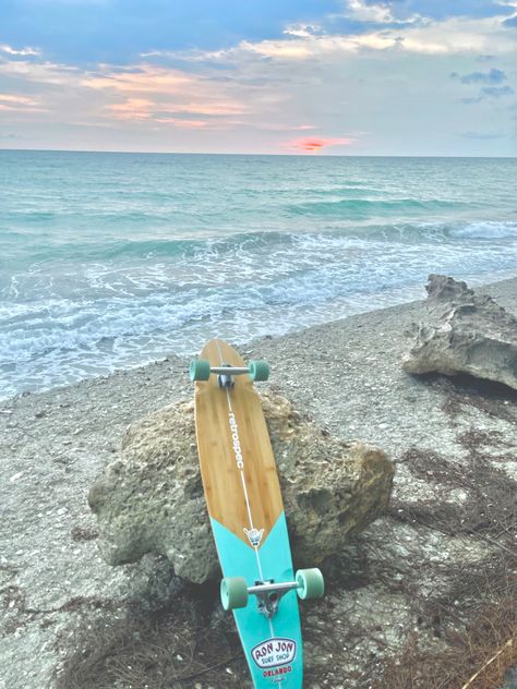 Beach. Sunset. Summer vibes. Good vibes. Florida. Lifestyle. Surfing. aesthetic. Beach aesthetic. Summer Style. Longboard. Longboarding Aesthetic, Longboard Aesthetic, Longboard Design, Beach Background, Beach Aesthetic, Good Vibes, Surfboard, Summer Vibes, Skateboard