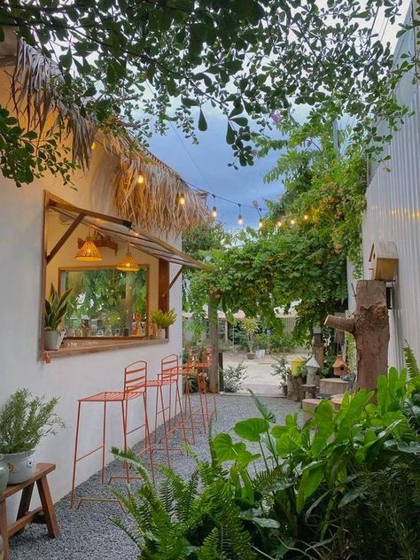 Coffee House Design, Cafe Exterior, Small Coffee Shop, Small Cafe Design, Coffee Shop Interior Design, Cafe Shop Design, Garden Coffee, Coffee Shops Interior, Beach Cafe