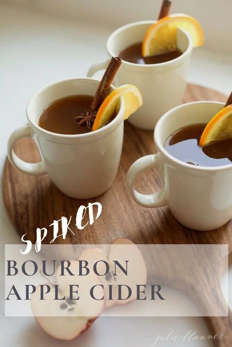 Spiked Cider Recipes, Hot Cider Recipes, Easy Apple Cider Recipe, Hot Apple Cider Cocktail, Spiked Apple Cider Recipe, Cider Drink Recipes, Easy Holiday Cocktail Recipes, Spiced Apple Cider Recipe, Hot Apple Cider Recipe