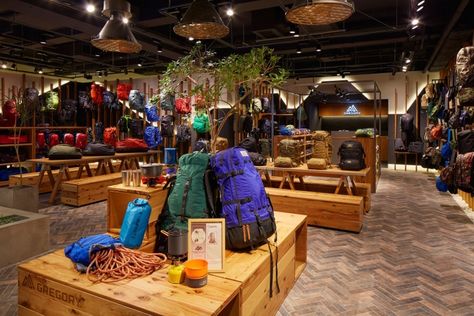 » GREGORY HARAJYUKU store by space co, Tokyo – Japan Hiking Store Design, Outdoor Store Design Retail, Camping Store Design, Fishing Store Design, Outdoor Retail Store Design, Outdoor Store Design, Store Visual Merchandising, Camp Store, Shoe Store Design