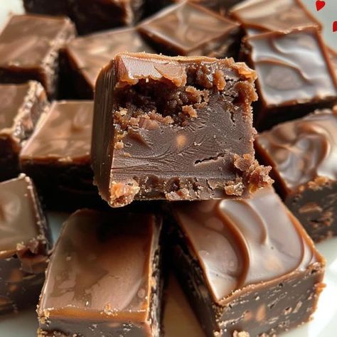 Easy Recipes | Wowza, I never knew a recipe could taste this good and be so simple | Facebook Mamie Eisenhower, Caramel Apple Cheesecake, Milk Chocolate Candy, Marshmallow Creme, Fudge Recipe, Chocolate Candy Bar, Grandmas Recipes, Cucumber Tomato, Semi Sweet Chocolate Chips