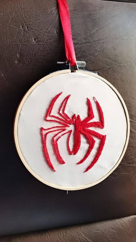 Spider Man Embroidery Hoodie, Embroidery Designs Spiderman, Spiderman Hand Embroidery, Miles Morales Embroidery, Spiderman Hoodie Diy, Spider Man Embroidery Design, Embroidery Aesthetic Ideas, Spiderman Embroidery Pattern, Hoodie Embroidery Diy