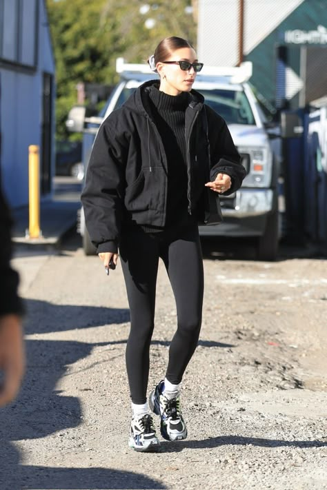 Athlesuire Outfit, Leggins Outfit, Gym Chic, Sport Outfit Women, Outfits Leggins, Hayley Bieber, Hailey Style, Hailey Rhode Baldwin, Hailey Rhode