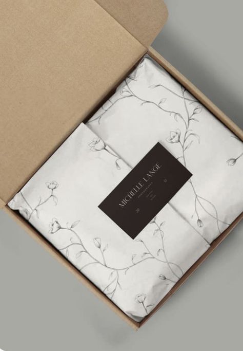 Packing Slip Design, Packing Branding Ideas, Best Packaging Design Clothing, Vintage Gift Box Packaging, Clothes Business Packaging, Fashion Brands Packaging, Packing Box Design Clothes, Branding Box Packaging, Cloth Brand Packaging