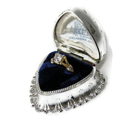 Antique sterling silver ring box in heart shaped design with velvet lining Vampire Moon, Sakura Ring, Antique Sewing Kit, Jewelry Presentation, Antique Ring Box, Antique Rings Vintage, Vintage Ring Box, Jewellery Packaging, Antique Jewelry Box