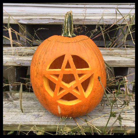 How to Carve a Pentagram Pumpkin – Vegan Kitchen Magick Pentagram Pumpkin Carving, Pagan Pumpkin Carving, Pumpkin Carving Ideas Goth, Samhain Pumpkin Carving, Goth Pumpkin Carving, Witchy Pumpkin Carving Ideas, Goth Pumpkin Carving Ideas, Witchy Pumpkin Carving, Witch Rules