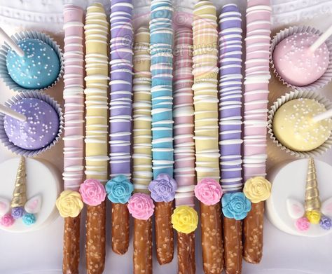 Unicorn Treat Ideas, Pastel Treats, Pastel Treat Table, Pastel Dessert Table, Pastel Colored Chocolate Covered Strawberries, Pastel Strawberries Chocolate Covered, Pastel Color Chocolate Covered Strawberries, Pastel Pretzel Rods, Unicorn Chocolate Covered Oreos