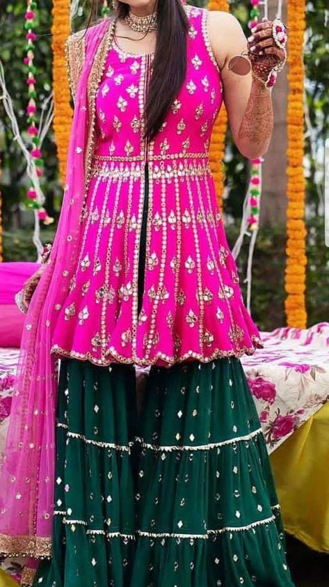 Mehandi Function Dresses Mehndi Outfit, Mehndi Function Dress Outfit For Bride, Mehndi Function Dresses, Mehandi Outfit, Mehandi Dress, Mehandi Outfits, Mehendi Function, Function Dresses, Simple Lehenga