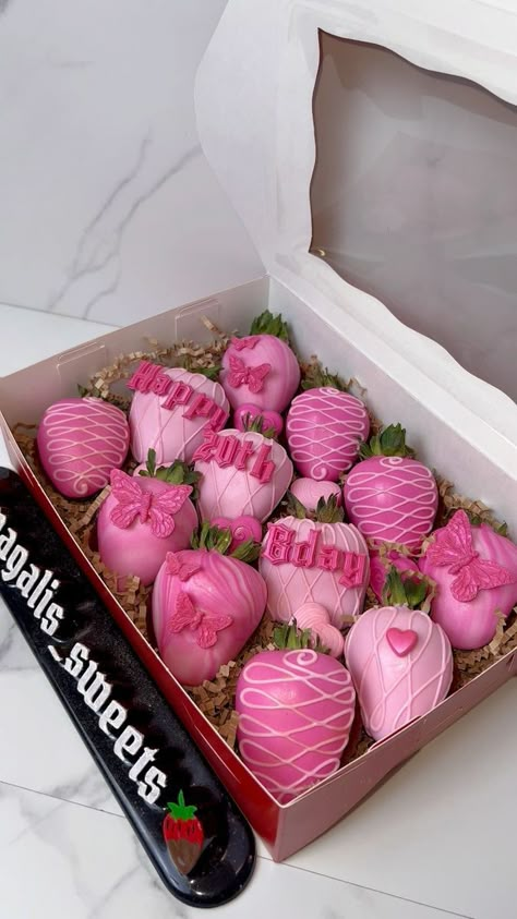 Berry Boxes Ideas, 21st Dessert Ideas, Chocolate Covered Strawberries Butterfly, Pink Strawberry Chocolate, Red Chocolate Covered Strawberries Happy Birthday, 21st Birthday Chocolate Strawberries, Bday Chocolate Covered Strawberries, Sweet 16 Chocolate Covered Strawberries, Pink Strawberries Chocolate