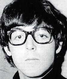 Paul McCartney with glasses on Paul Mccartney Glasses, Buddy Holly Glasses, Muzică Rock, Paul Mccartney Beatles, The Quarrymen, Jane Asher, Chic Glasses, Personajes Studio Ghibli, Bug Boy